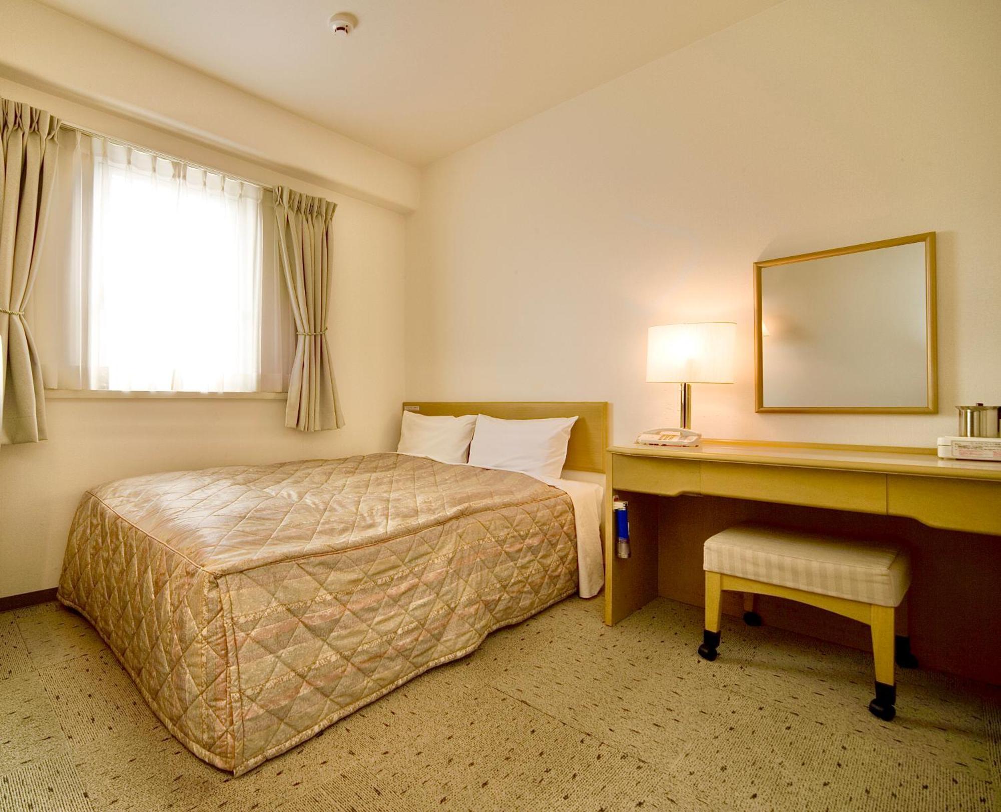 Kurashiki Ekimae Universal Hotel Экстерьер фото